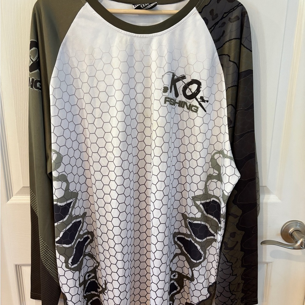 Long Sleeve Fishing Shirt - White and Green